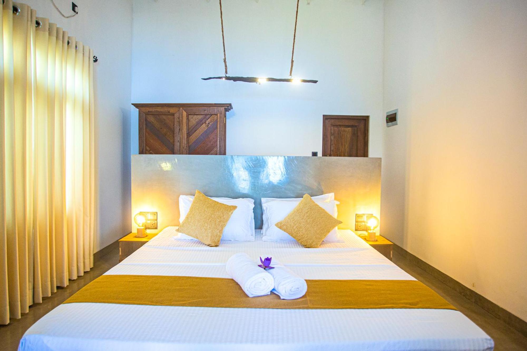 Aki Luna Lagoon Resort Хиккадува Экстерьер фото