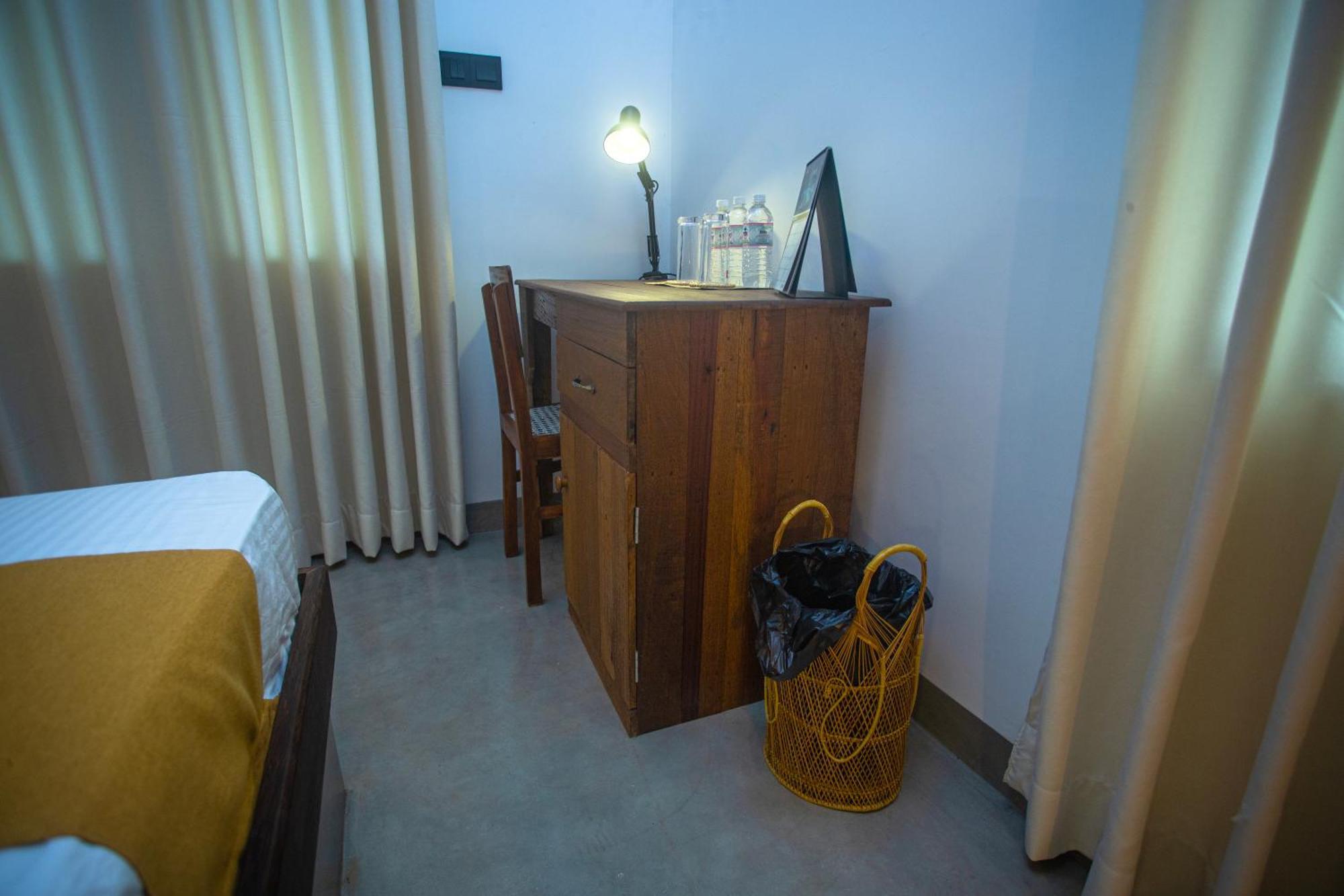 Aki Luna Lagoon Resort Хиккадува Экстерьер фото