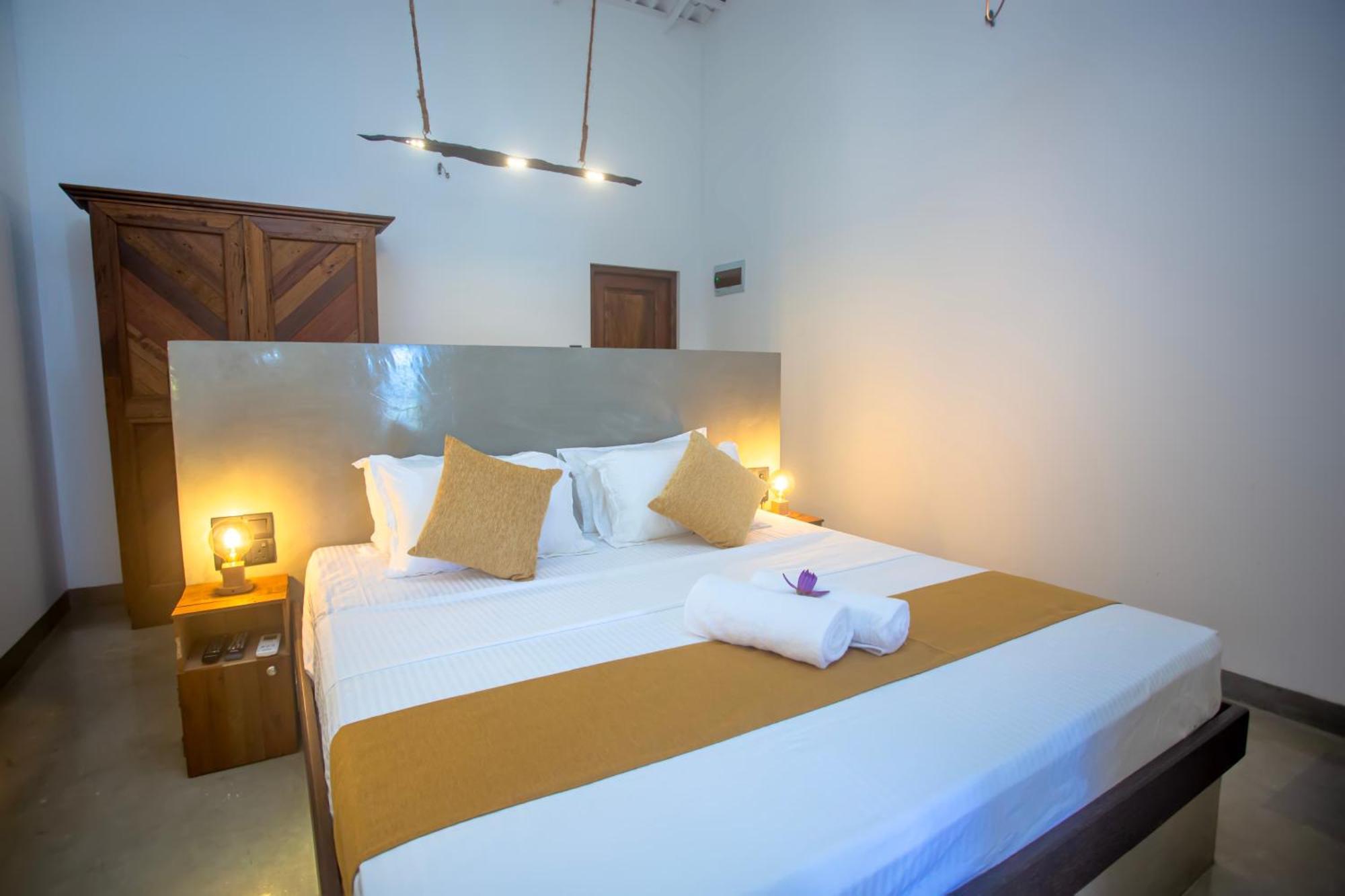 Aki Luna Lagoon Resort Хиккадува Экстерьер фото