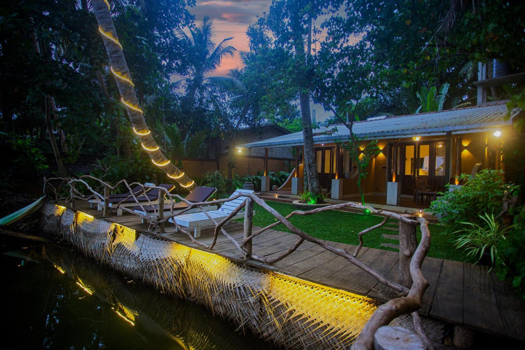 Aki Luna Lagoon Resort Хиккадува Экстерьер фото
