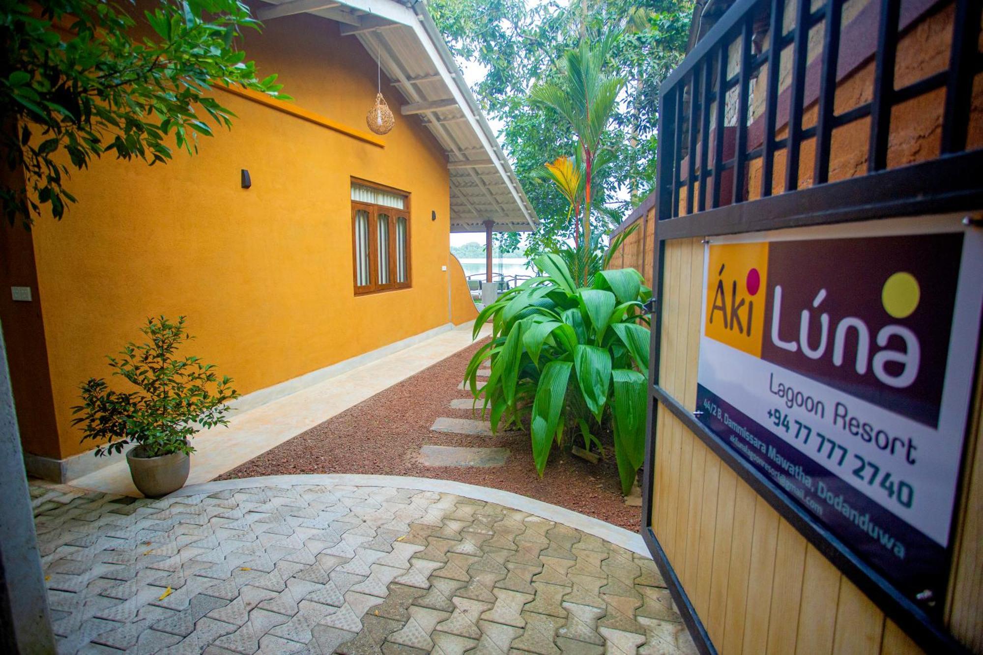 Aki Luna Lagoon Resort Хиккадува Экстерьер фото