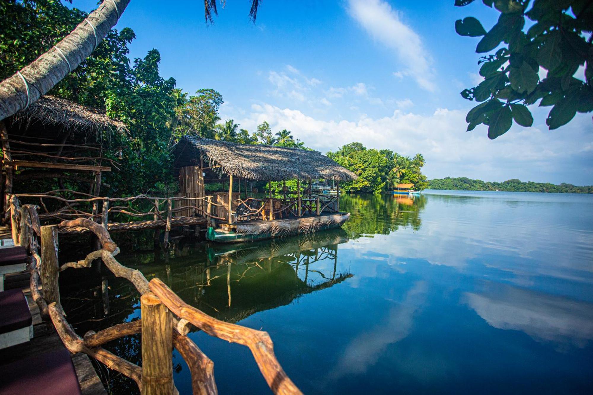 Aki Luna Lagoon Resort Хиккадува Экстерьер фото