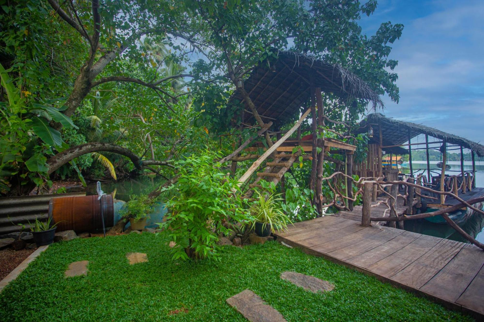 Aki Luna Lagoon Resort Хиккадува Экстерьер фото