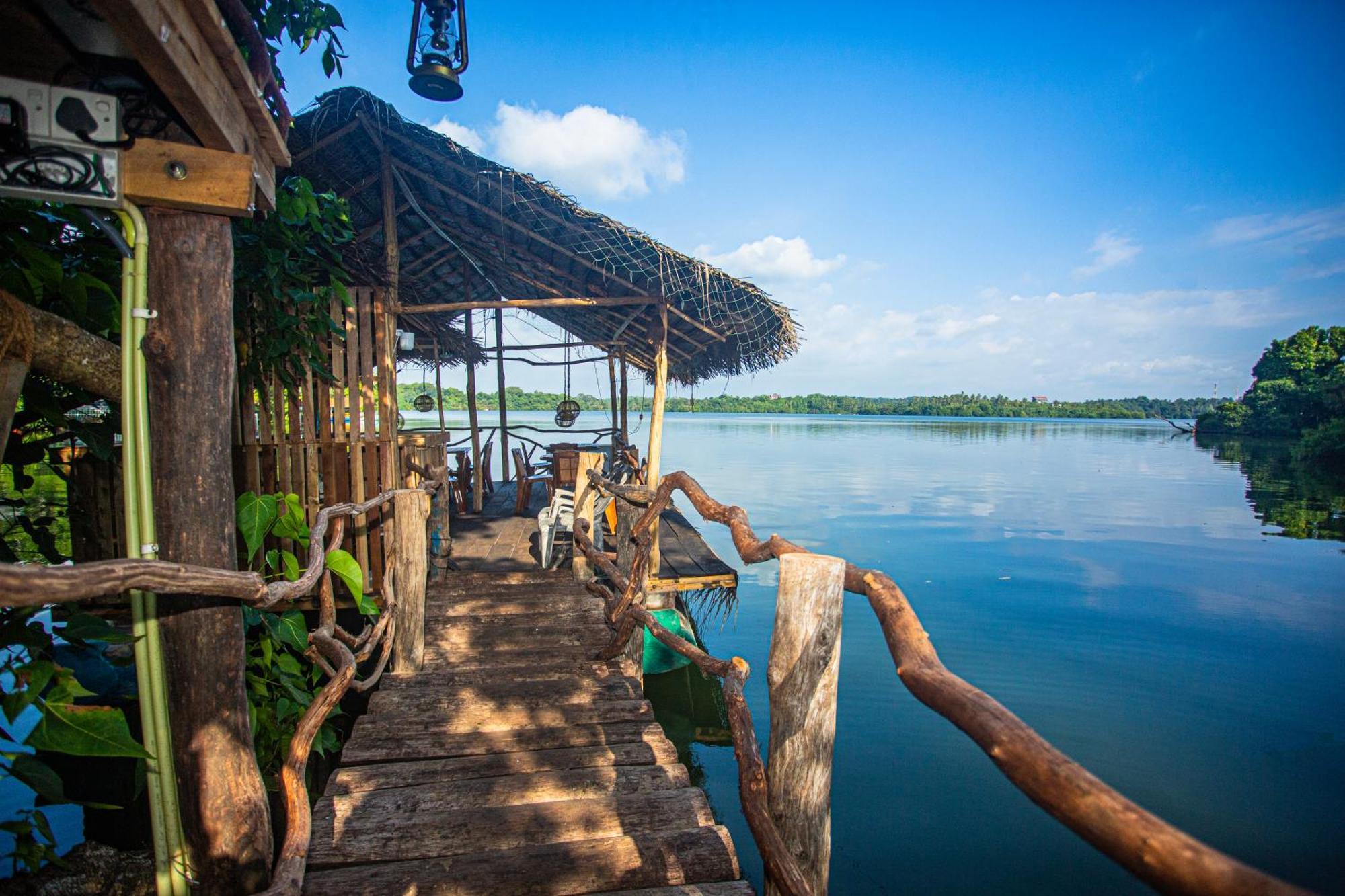 Aki Luna Lagoon Resort Хиккадува Экстерьер фото
